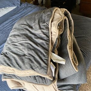 West Elm Mocha and Dark Charcoal Reversible Comforter Quilt Full/Queen